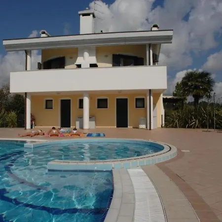 Amazing With Terrace For 5 Guests Bibione