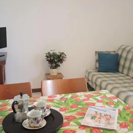 Amazing With Terrace For 5 Guests