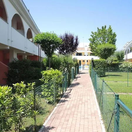Daire Amazing Flat With Terrace And Pool Bibione