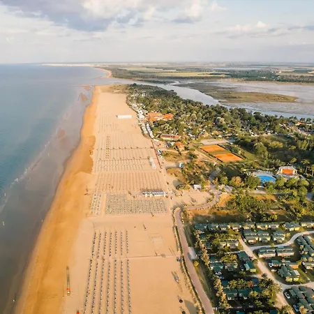 Amazing With Terrace For 5 Guests Bibione